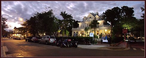 Amsterdam's Curry Mansion Inn