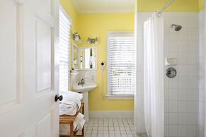 Amsterdam's Curry Mansion Inn