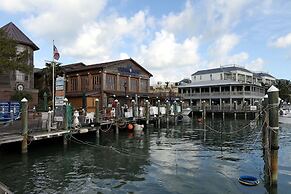 Amsterdam's Curry Mansion Inn