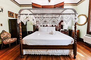 Amsterdam's Curry Mansion Inn