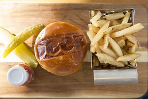 Queen Kapiolani Hotel