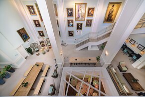 Queen Kapiolani Hotel