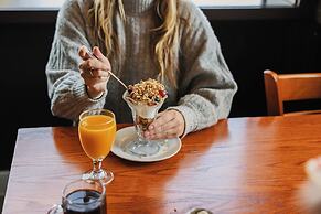 The Lakefront Anchorage