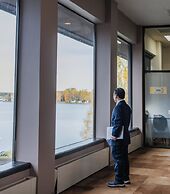 The Lakefront Anchorage