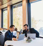 The Lakefront Anchorage