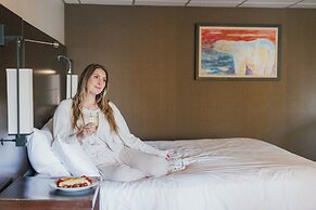 The Lakefront Anchorage