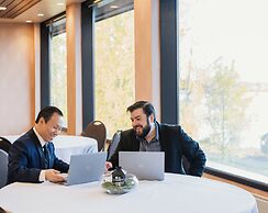 The Lakefront Anchorage