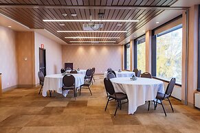 The Lakefront Anchorage