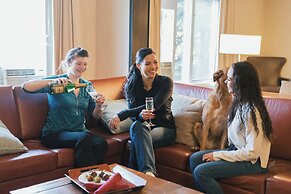 The Lakefront Anchorage