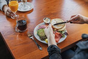 The Lakefront Anchorage