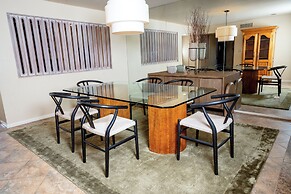 Scottsdale Plaza Resort