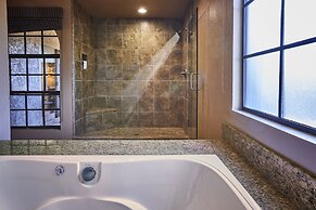 Scottsdale Plaza Resort