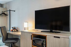 Comfort Inn Airport East - Ancienne Lorette