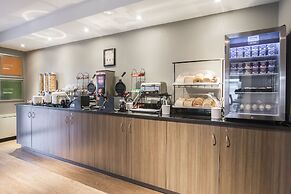 Comfort Inn Airport East - Ancienne Lorette