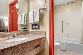 Econo Lodge Inn And Suites