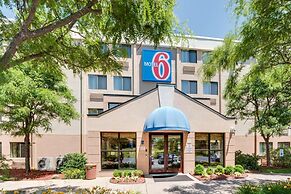 Motel 6 Milford, CT