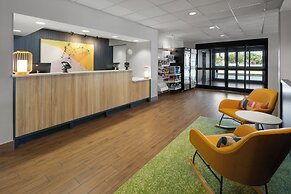 Spark by Hilton Decatur