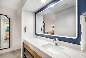 DoubleTree by Hilton Hotel Buffalo - Amherst