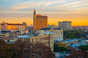 The Emily Morgan San Antonio - a DoubleTree by Hilton