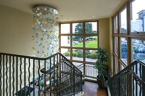 Monterey Bay Inn