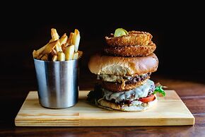 Best Western Plus Kelowna Hotel & Suites