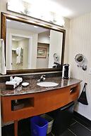 Best Western Plus Kelowna Hotel & Suites