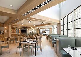 Hilton Santa Monica Hotel & Suites