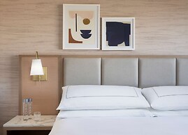 Hilton Santa Monica Hotel & Suites