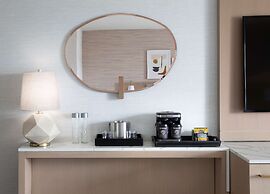 Hilton Santa Monica Hotel & Suites