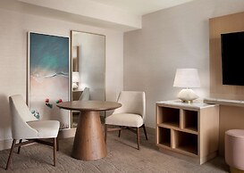 Hilton Santa Monica Hotel & Suites