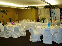 The Landing Hotel & Restaurant