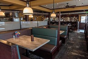 The Landing Hotel & Restaurant