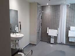 Holiday Inn Leeds Wakefield M1 Jct.40 by IHG