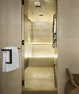 Four Seasons Resort Lanai