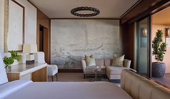 Four Seasons Resort Lanai