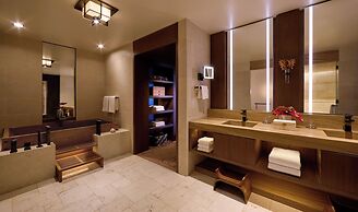 Four Seasons Resort Lanai