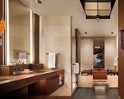 Four Seasons Resort Lanai