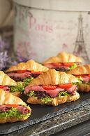 Renaissance®  Vienna Schönbrunn Hotel