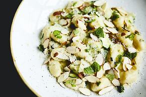 Kimpton Hotel Vintage Portland by IHG