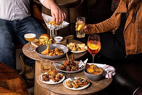 Kimpton Hotel Vintage Portland by IHG