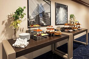 Courtyard by Marriott Chicago Downtown River North