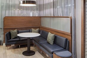 Courtyard by Marriott Chicago Downtown River North