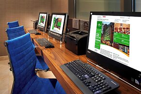 Courtyard by Marriott Chicago Downtown River North