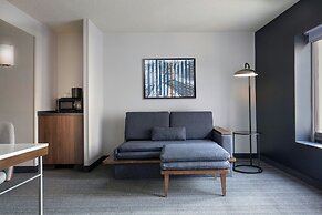 Courtyard by Marriott Chicago Downtown River North