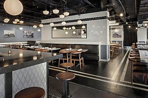 Courtyard by Marriott Chicago Downtown River North