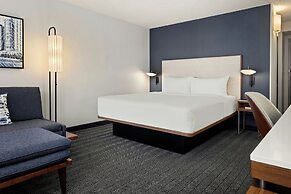 Courtyard by Marriott Chicago Downtown River North