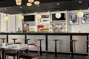 Courtyard by Marriott Chicago Downtown River North