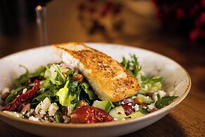 Courtyard by Marriott Chicago Downtown River North