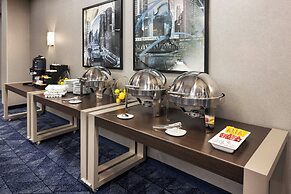 Courtyard by Marriott Chicago Downtown River North