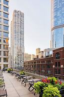 Courtyard by Marriott Chicago Downtown River North